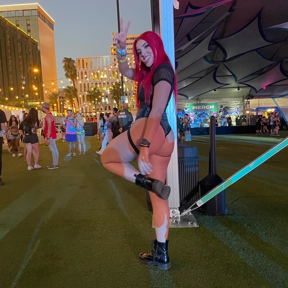 IHeartRaves Rhinestone Set - Picture 3 of 7